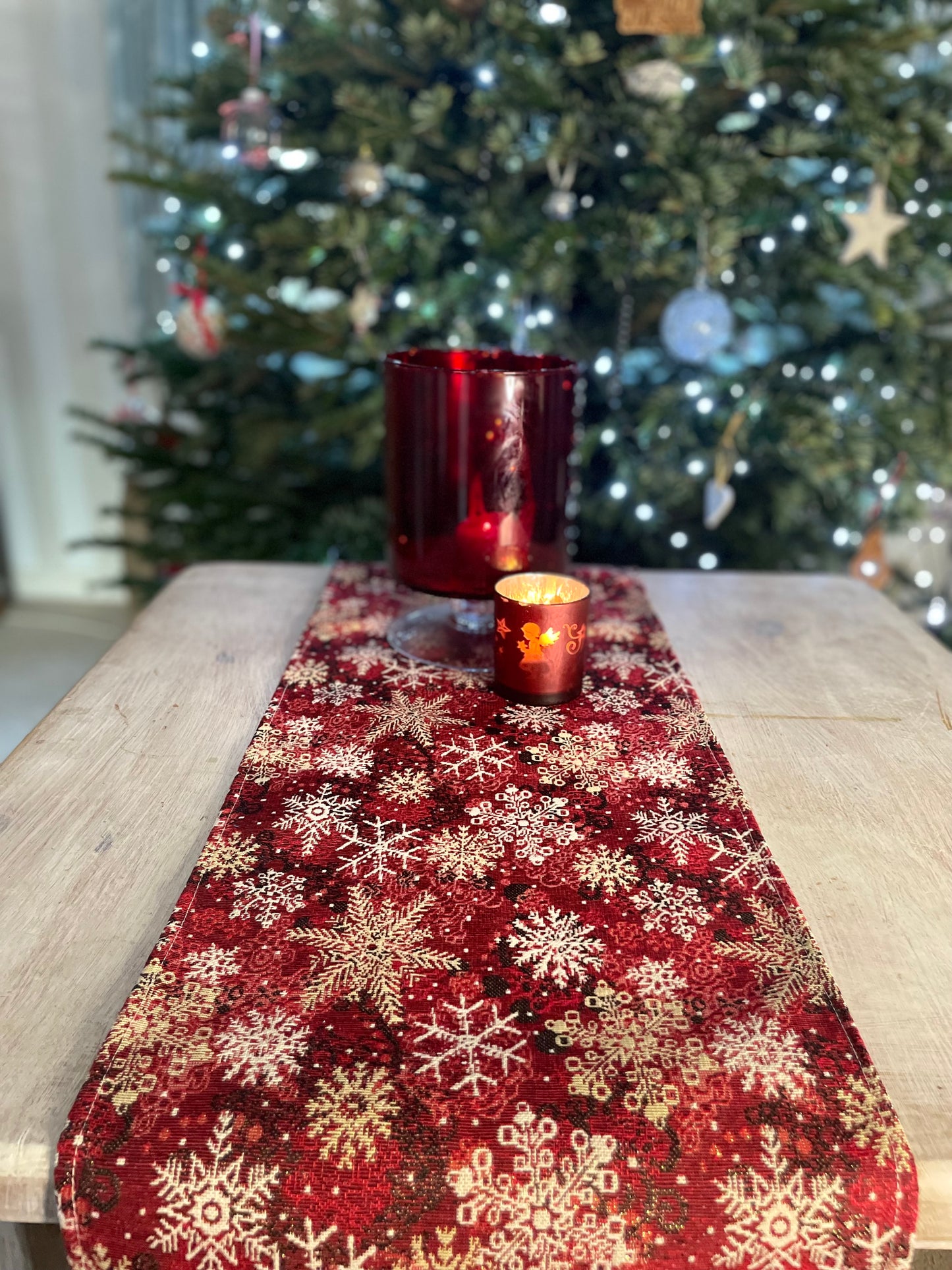 Christmas Table Runner-Snowflake Red and Gold
