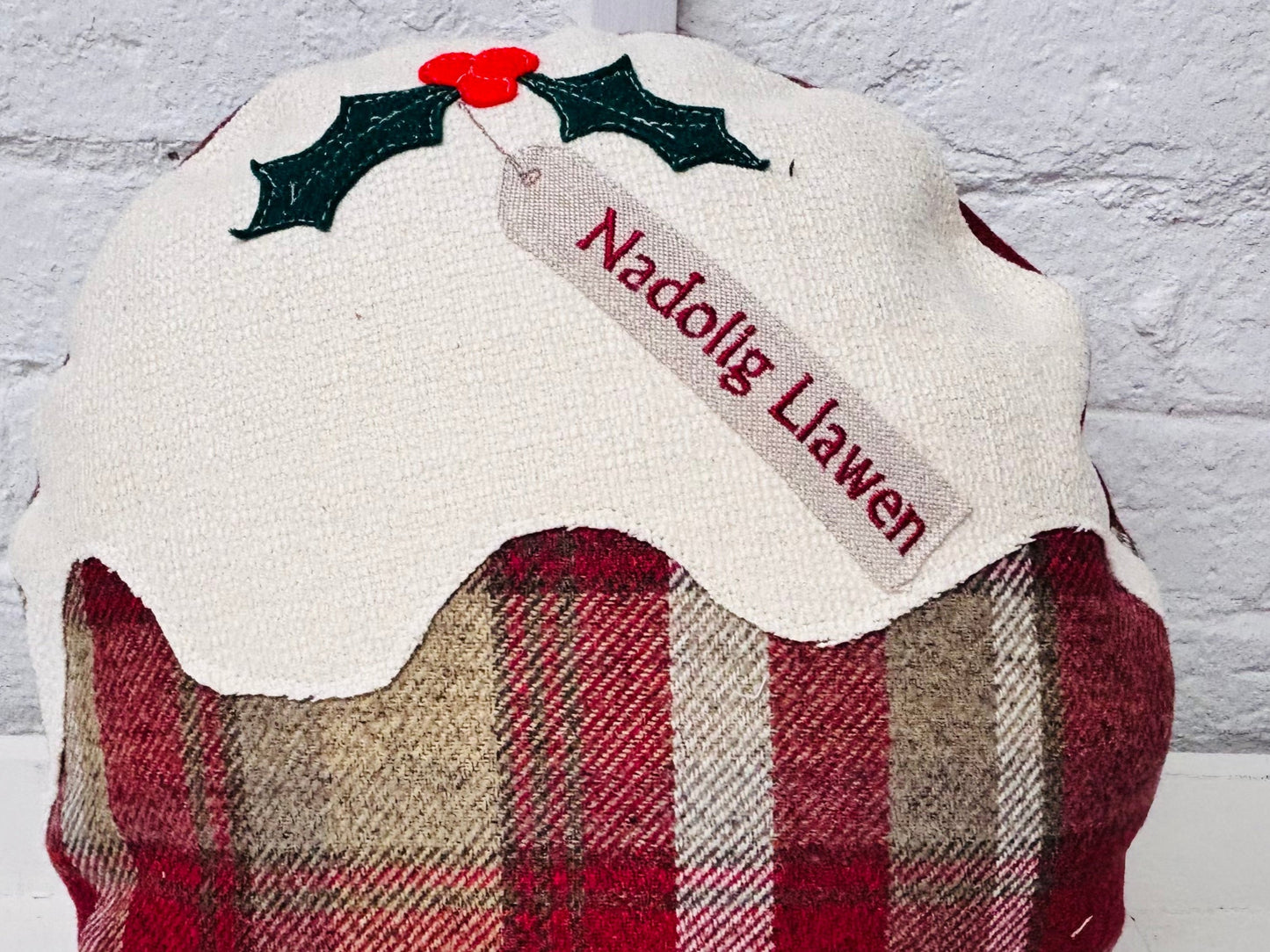 Christmas pudding Nadolig llawen Red Wool Cushion .