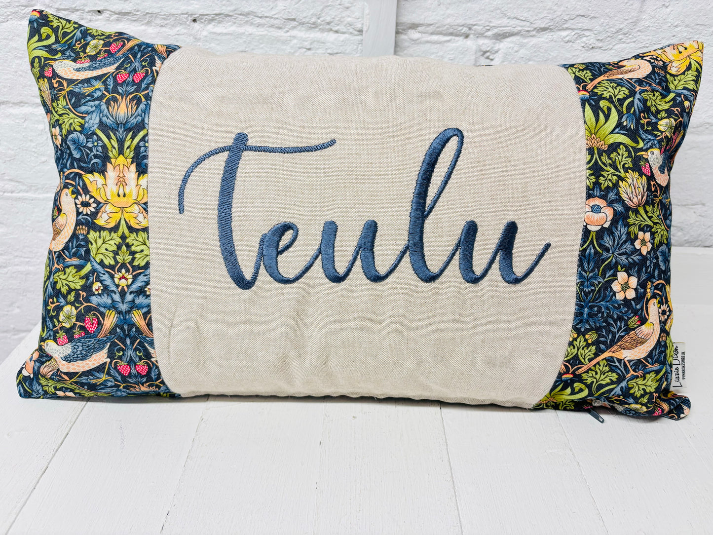 Cwtch William Morris Strawberry Thief Tapestry Cushion -Cwtch/Cwtsh