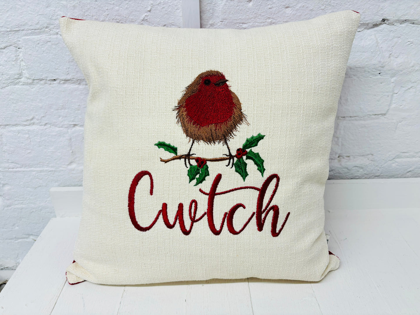 Robin Cwtch Cushion