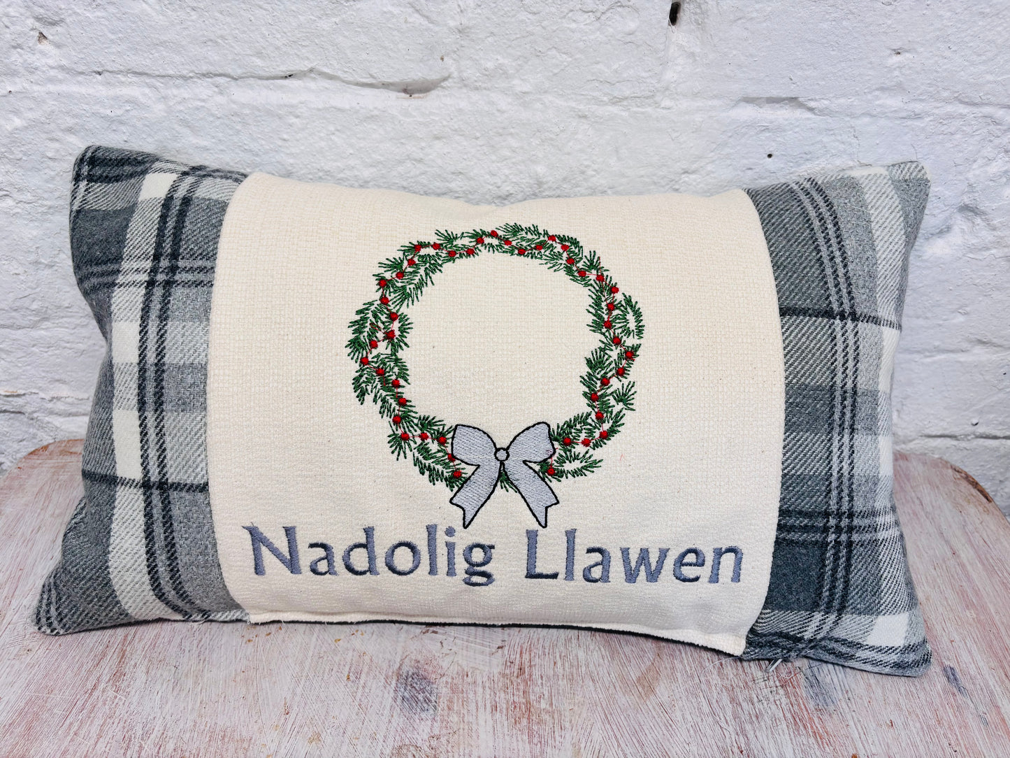 Christmas Wreath Nadolig llawen luxe Red and Gold Snowflake Cushion .