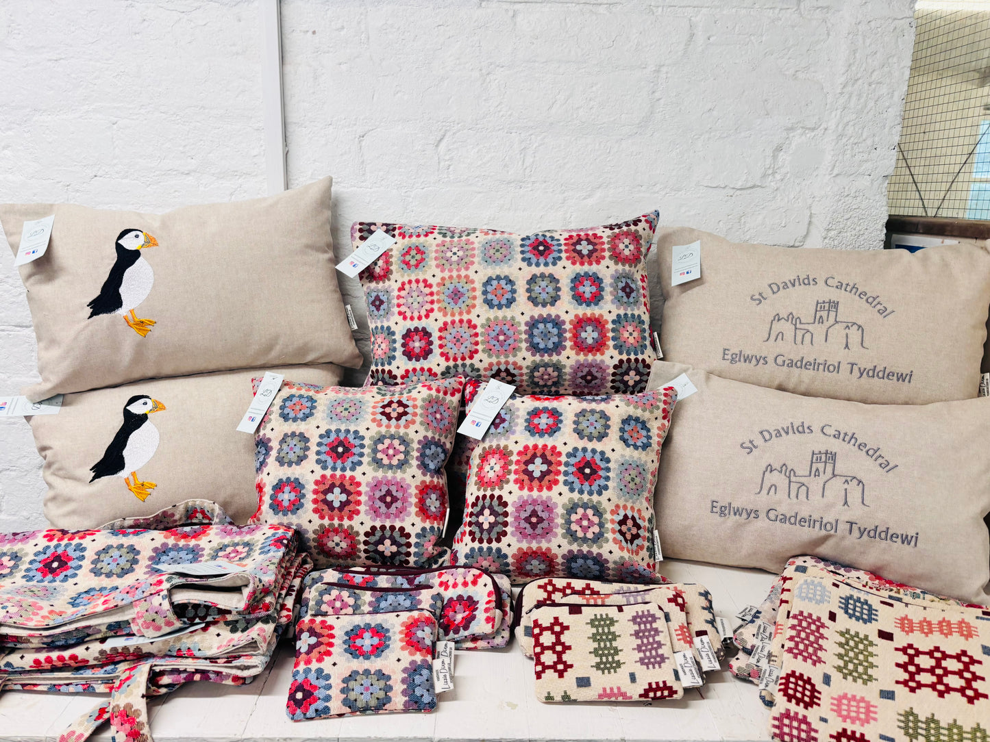 Ffrindiau oes Crochet style Cushion-Rectangle Cushion
