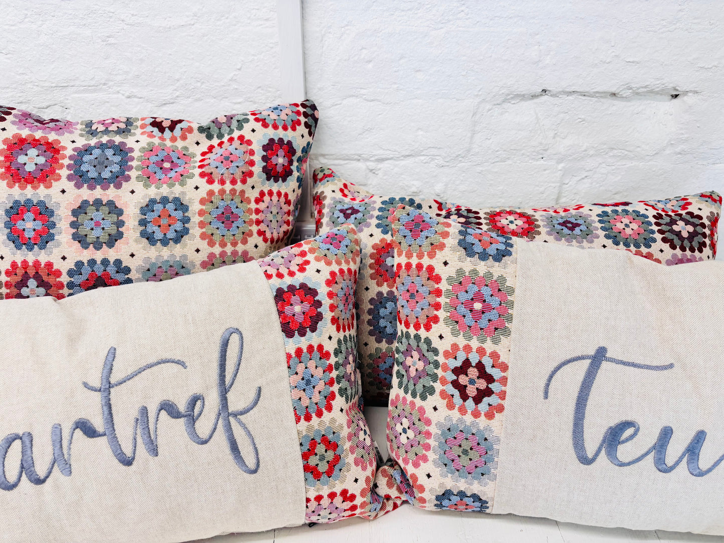 Ffrindiau oes Crochet style Cushion-Rectangle Cushion
