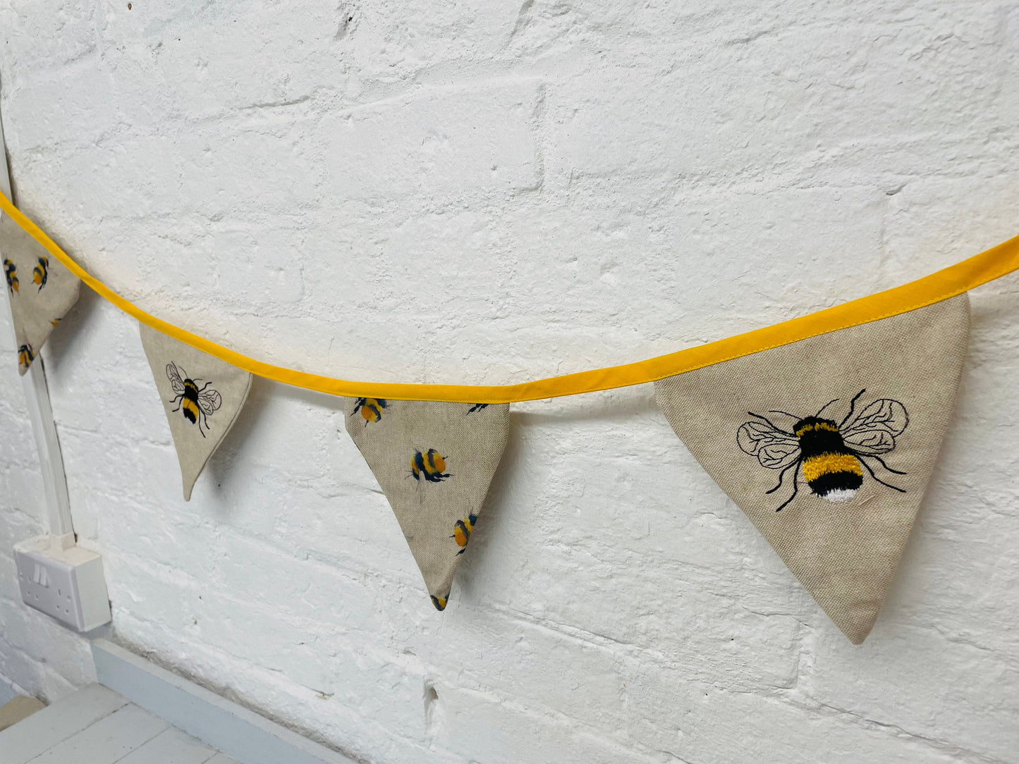Bumble Bee Bunting