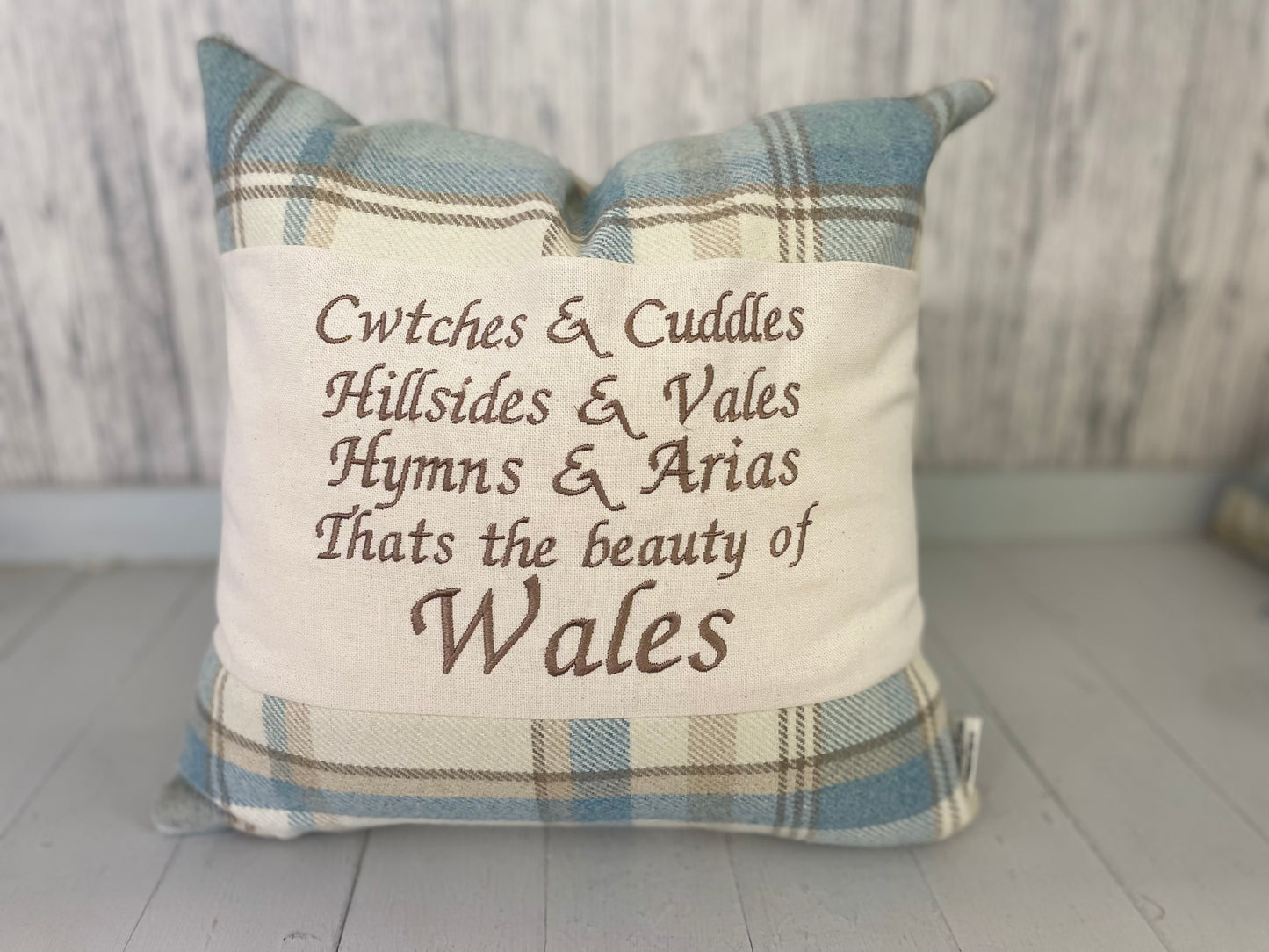 Cwtches and cuddles welsh quotes-16" wool touch fabric panel cushion-Choice of 4 Colours