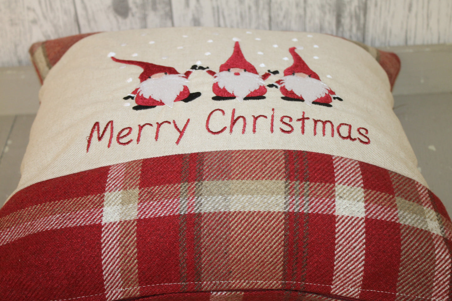 Festive Christmas Red Plaid Gnomes 16" Nadolig Llawen-Merry Christmas