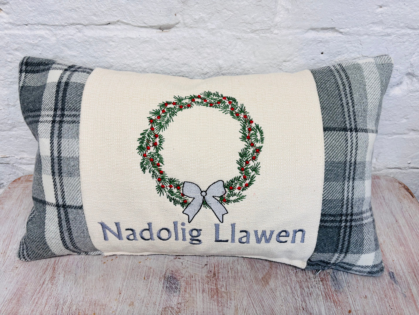 Christmas Wreath Nadolig llawen luxe Red and Gold Snowflake Cushion .