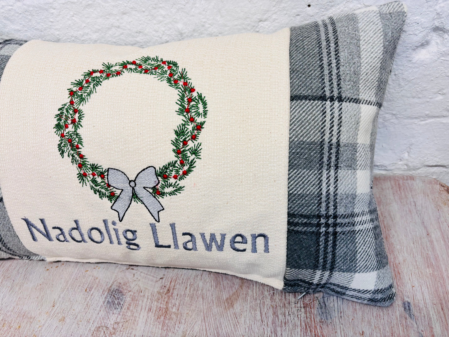 Christmas Wreath Nadolig llawen luxe Red and Gold Snowflake Cushion .