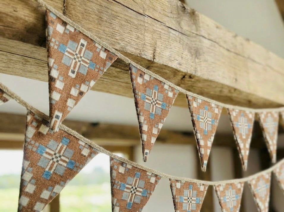 Vintage Cross Bunting - 7 flag Bunting