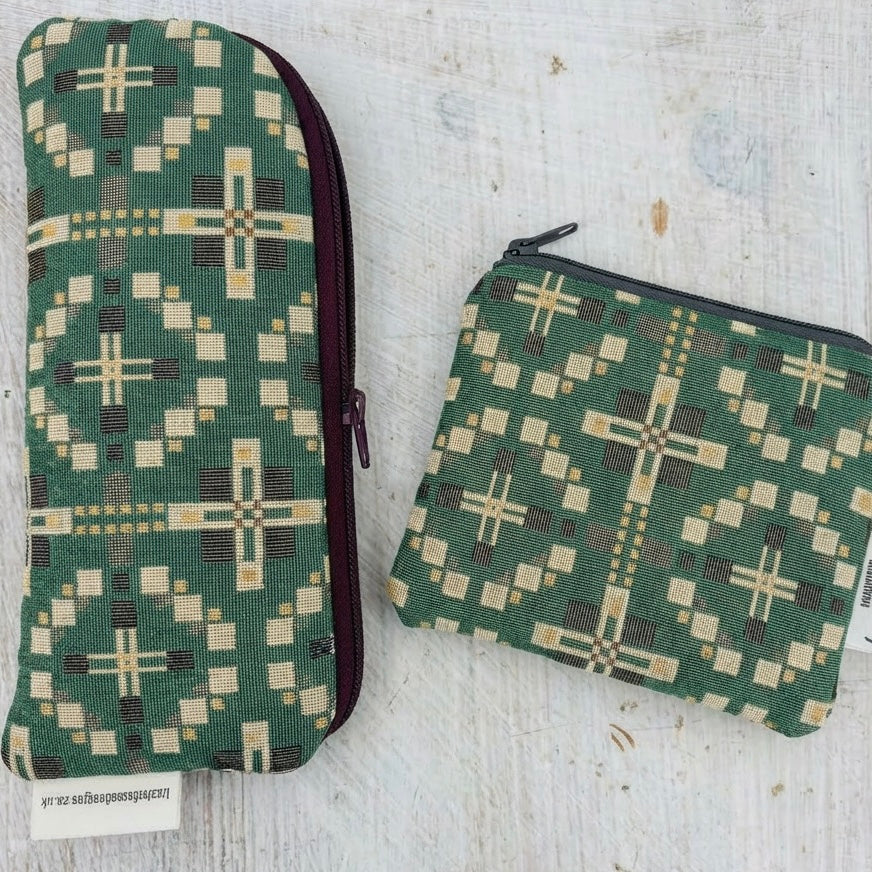 Vintage Cross Welsh Blanket Glasses Case