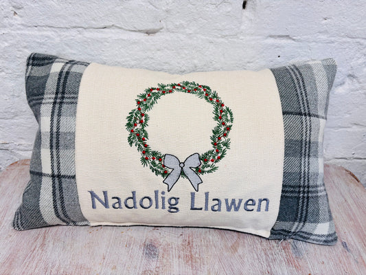Christmas Wreath Nadolig llawen luxe Red and Gold Snowflake Cushion .