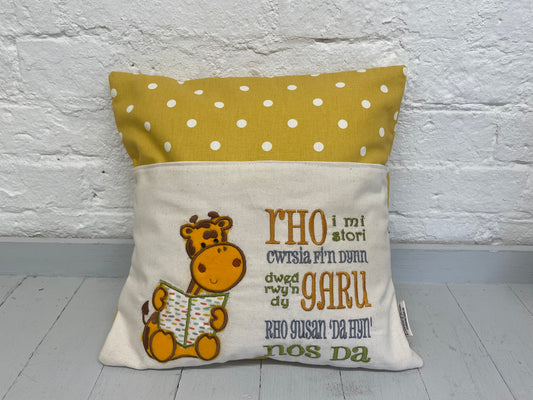 Giraffe with a welsh saying Children's Reading book Cushion.