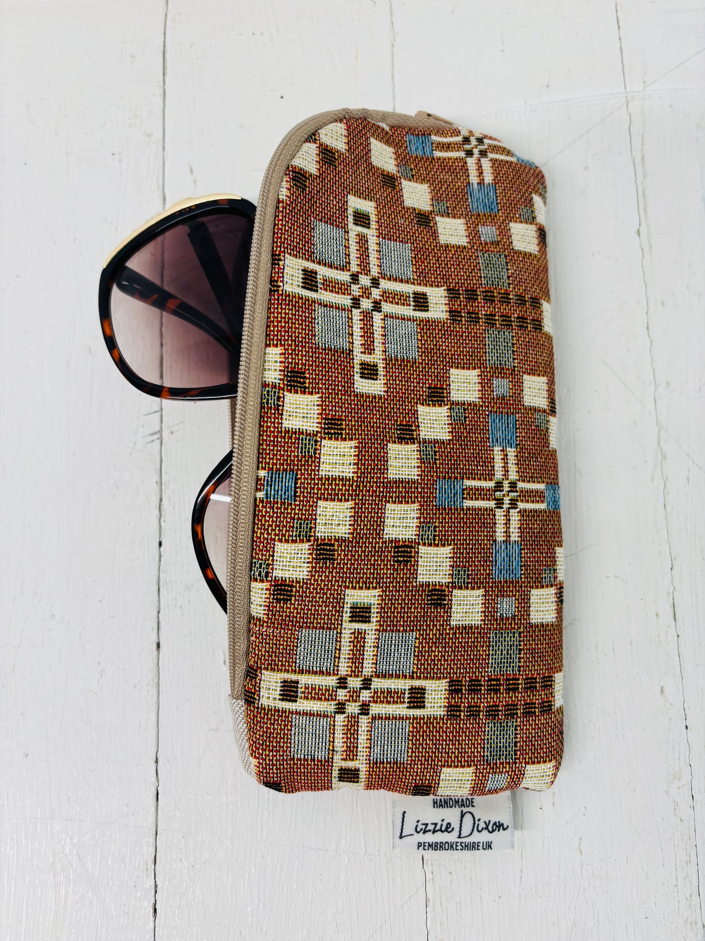 Vintage Cross Welsh Blanket Glasses Case