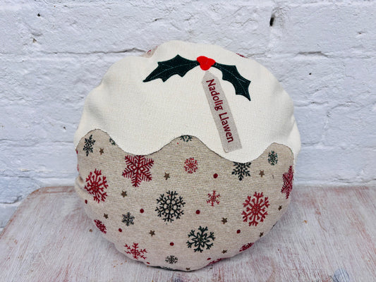 Christmas pudding  Nadolig llawen lux Red and Gold Cushion .