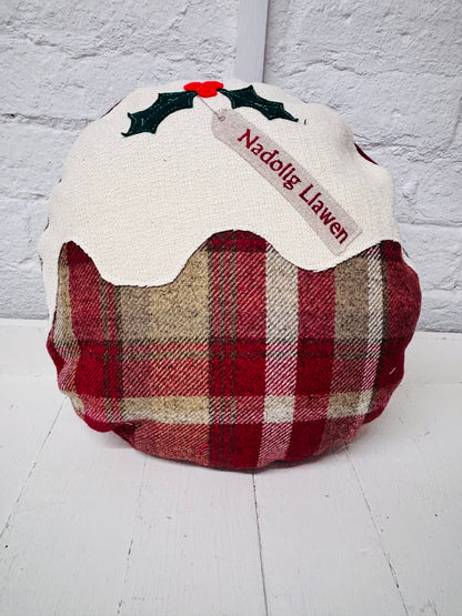Christmas pudding  Nadolig llawen lux Red and Gold Cushion .