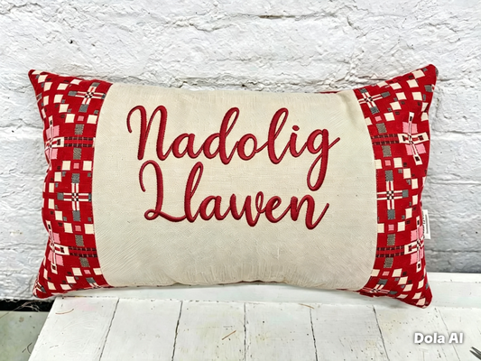 Nadolig llawen Red Vintage Cross Cushion .