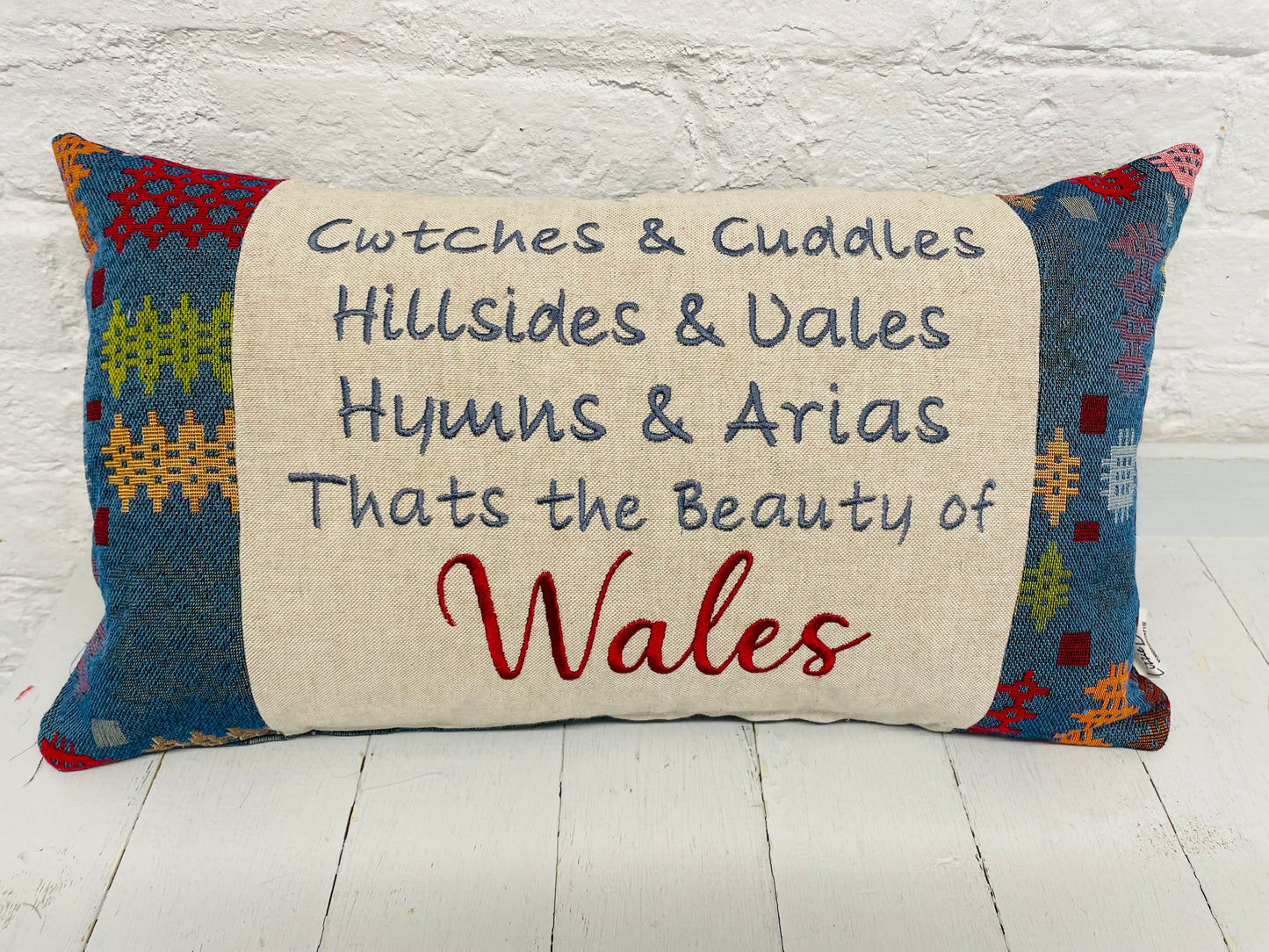 Cwtches and Cuddles Welsh Quote- Welsh Tapestry Blanket