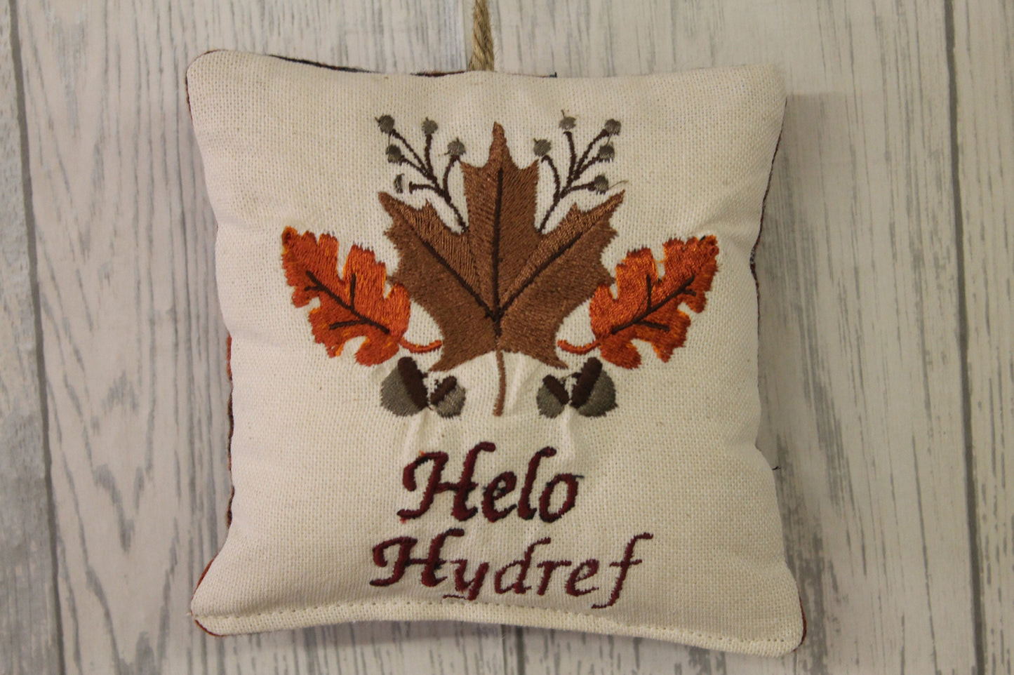 Helo Hydref Leaf Hanging Decorations- Welsh Quote Gifts-