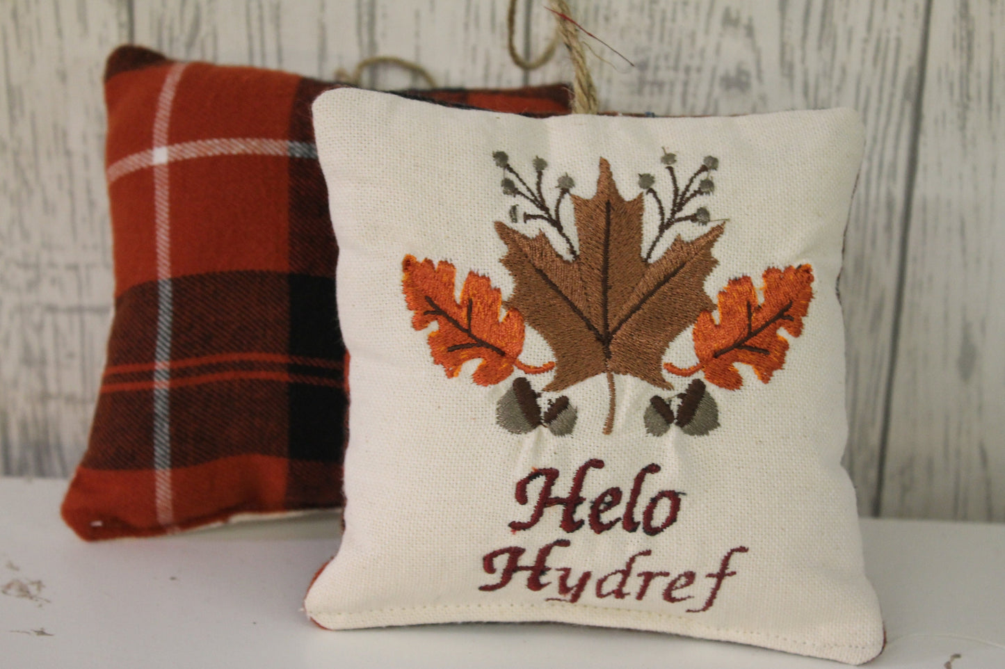 Helo Hydref Leaf Hanging Decorations- Welsh Quote Gifts-