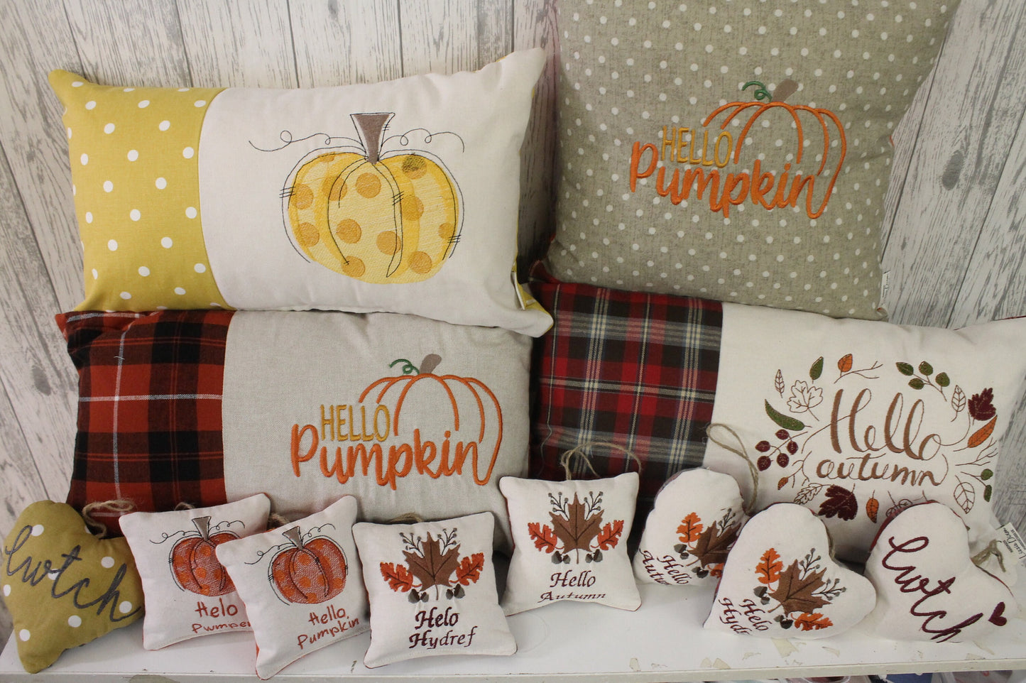 Helo Pwmpen Autumn Hanging Decoration- Welsh quote Autumn Decoration-Welsh Gift Pumpkin Decoration