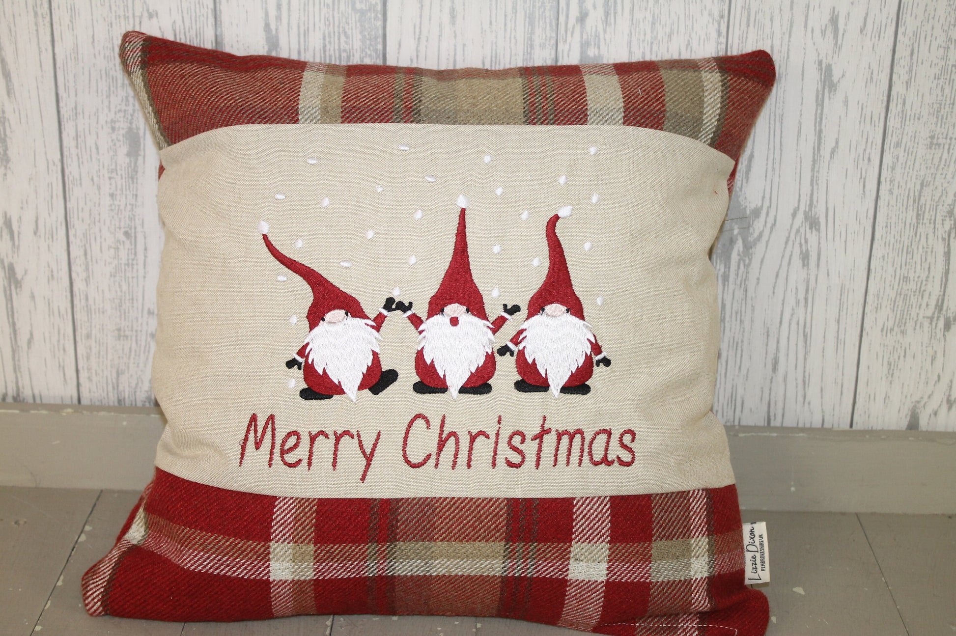 16" Christmas Gnomes Cushion, Nadolig Llawen Festive Cushion-Festive Gnomes- Christmas Gnomes- Red Gnomes