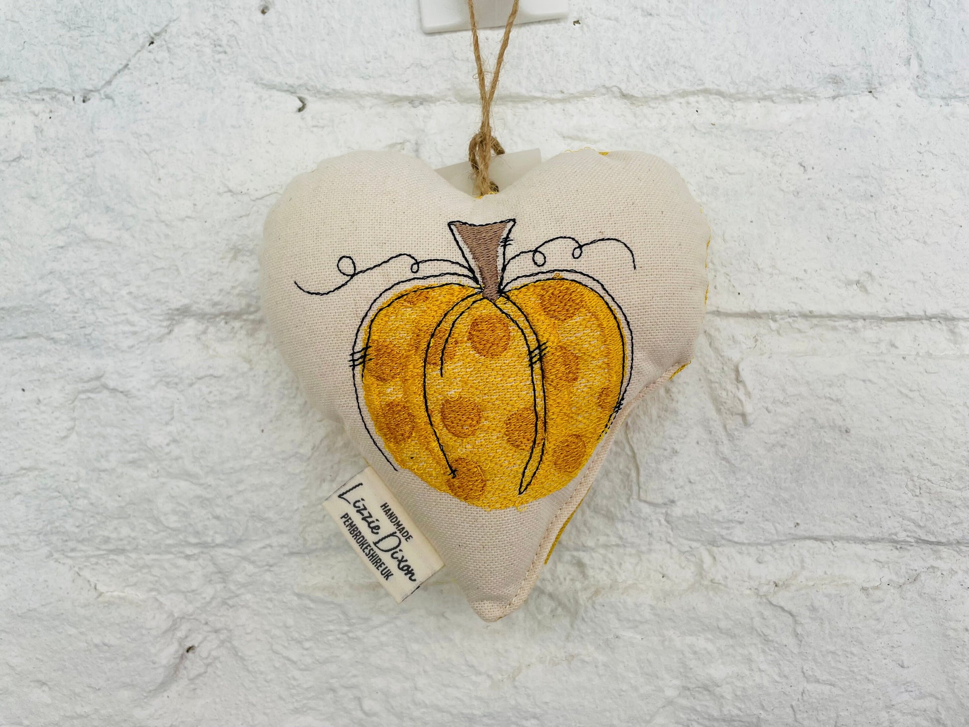 Hello Pumkin Hanging Heart Decorations.