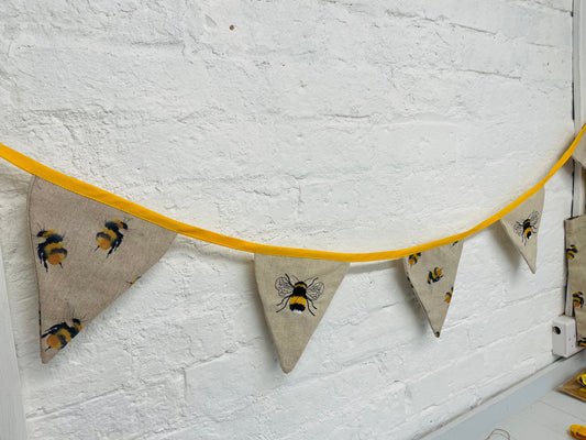 Bumble Bee Bunting