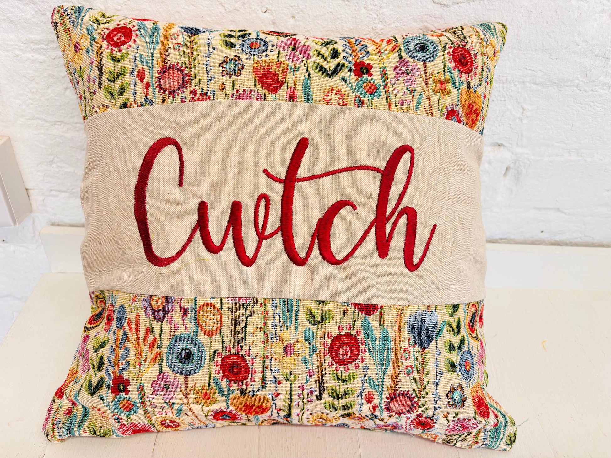 Cwtch kew Garden Floral Tapestry Cushion -Cwtch/Cwtsh