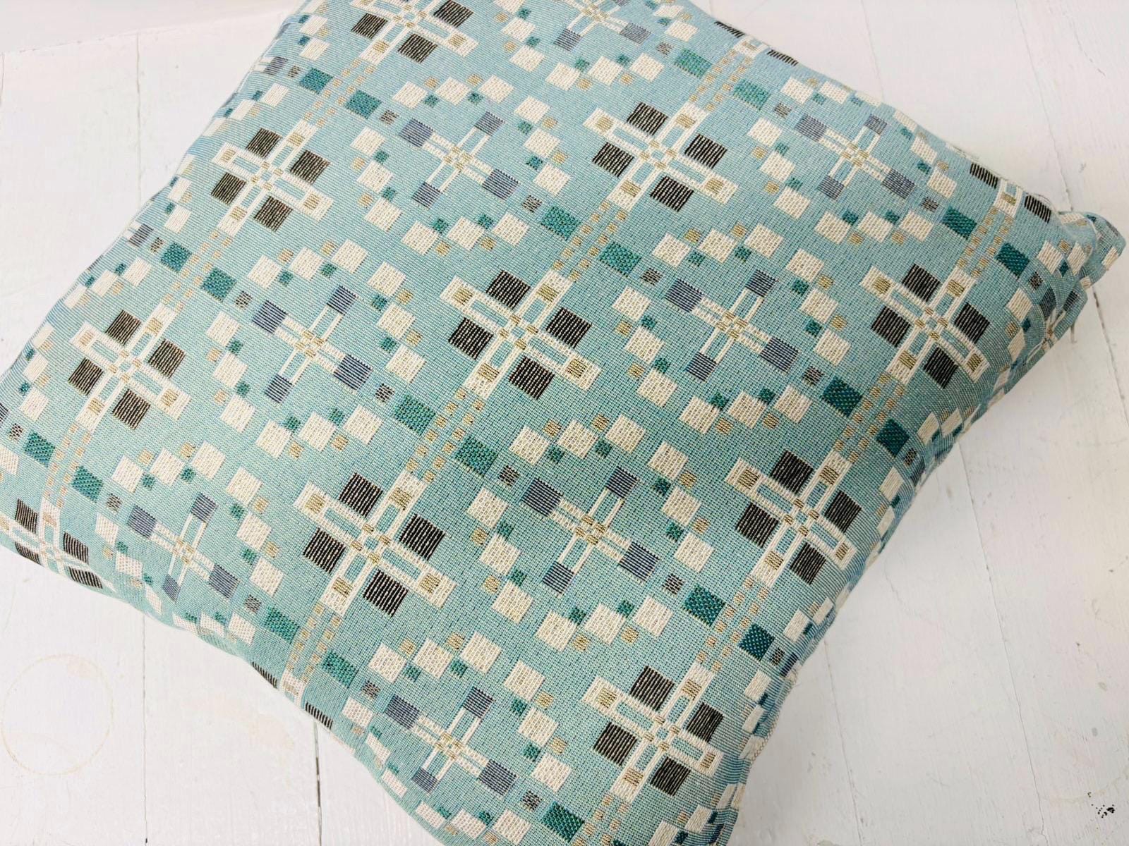 Anyone can Cuddle but only the Welsh can Cwtch Cushio-Vintage Cross Welsh blanket design.
