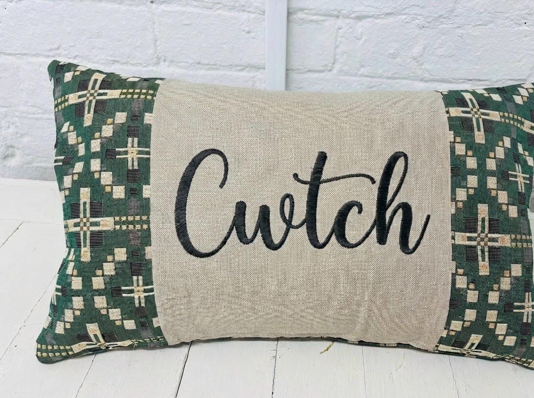 Cwtch Vintage Cross Welsh Blanket -Rectangle Cushion