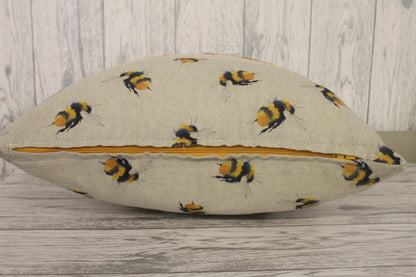 Cwtch Cushion- 16" Bee cwtch Cushion