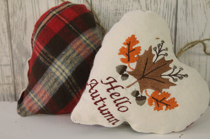Welsh Helo Hydref Leaf Hanging Heart Decorations